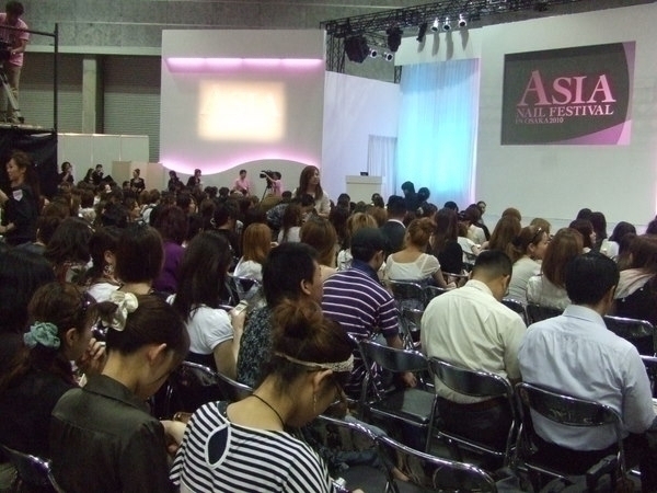 来場者数約1万5千人「ASIA NAIL FESTIVAL in OSAKA 2010」で留学生も活躍！